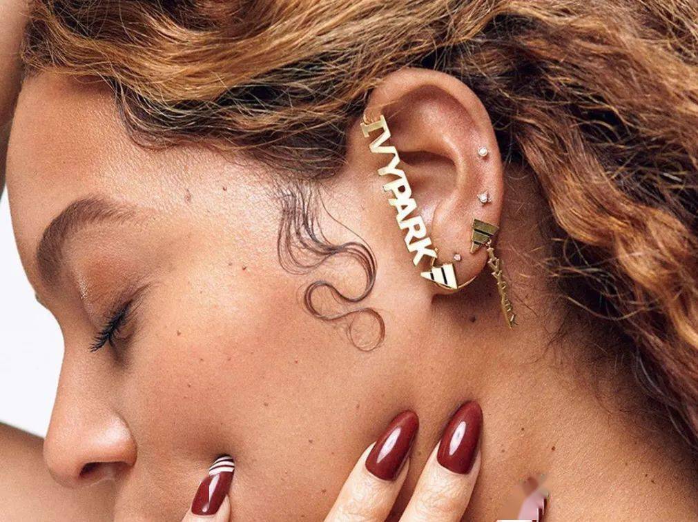 熊猫体育:
到现在你还认为球鞋文化是「直男专属」?(图4) 熊猫体育:
到现在你还认为球鞋文化是「直男专属」?(图4)