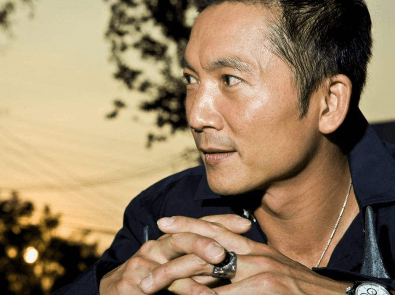 熊猫体育：
“明显长得帅 却爱演反派”的5位港星 你若全认识 大佬无疑！(图3)